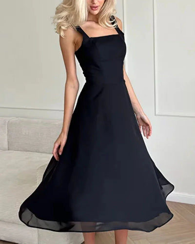 Daniela - Elegant square neck solid color dress