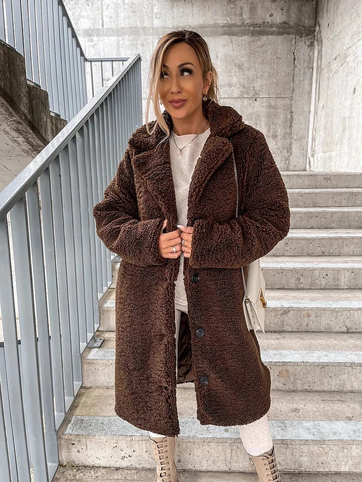 Warm Women's Plush Coat with Long Sleeves and Elegant Lapels