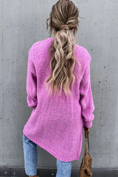 Elegant cardigan with long sleeves and a deep V-neckline for a sophisticated style