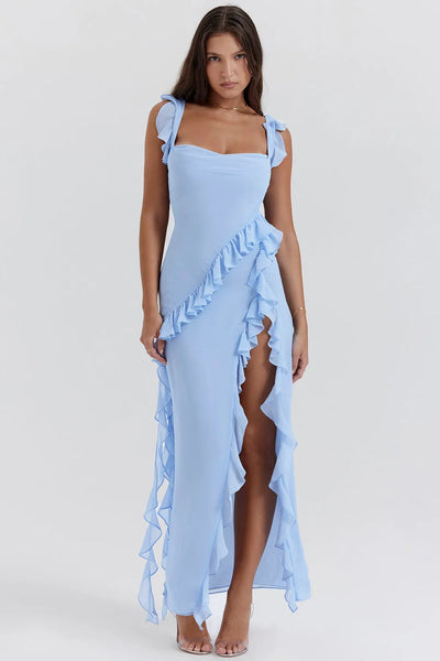 Long summer dress with a high neck and elegant details, ideal for special occasions