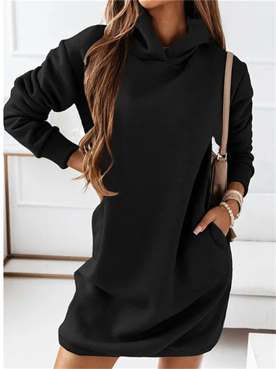 Dolly - Cozy hooded dress with pockets for a casual look.