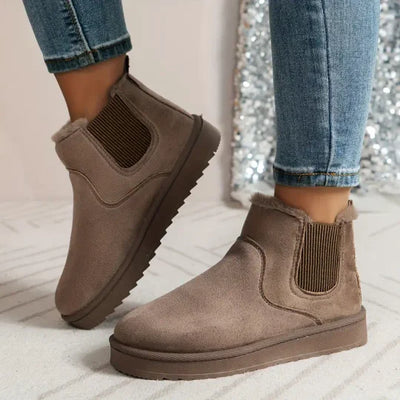 Classic plain boots with cropped tops