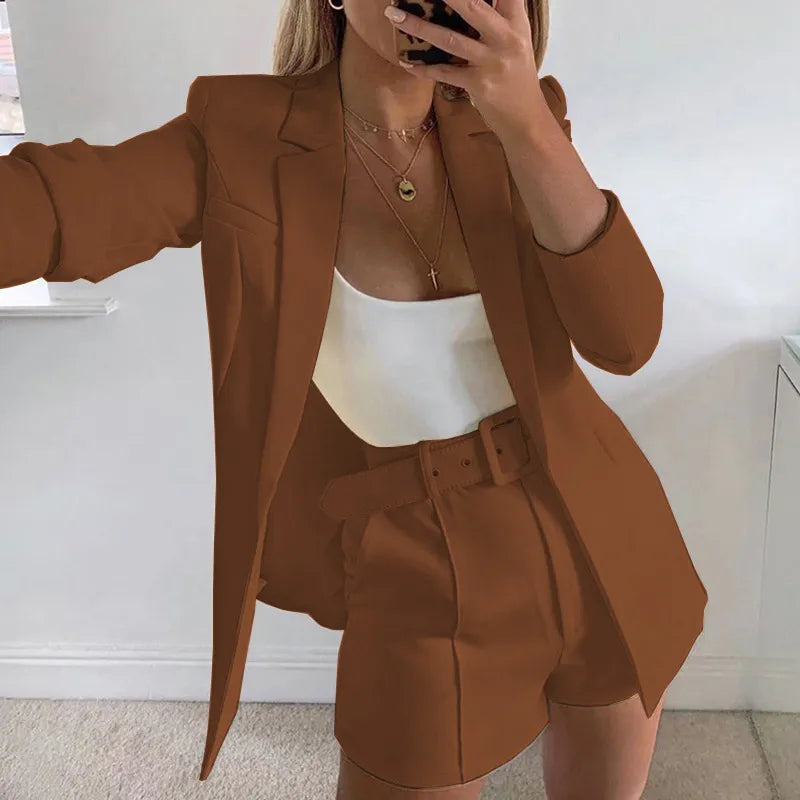 Marga - Elegant linen blazer and shorts set for women
