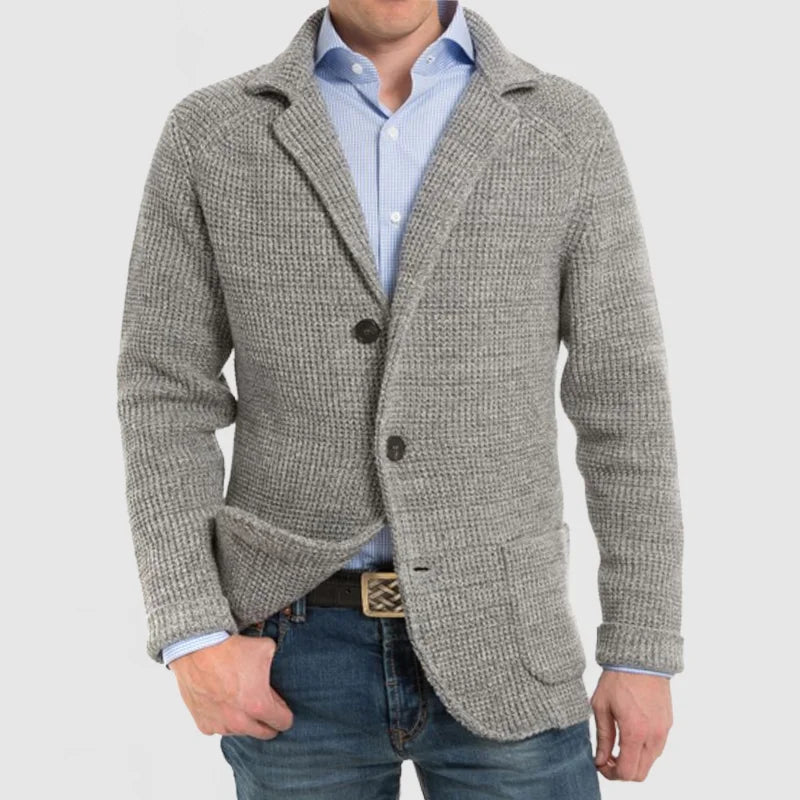 Elegant men's cardigan with button closure