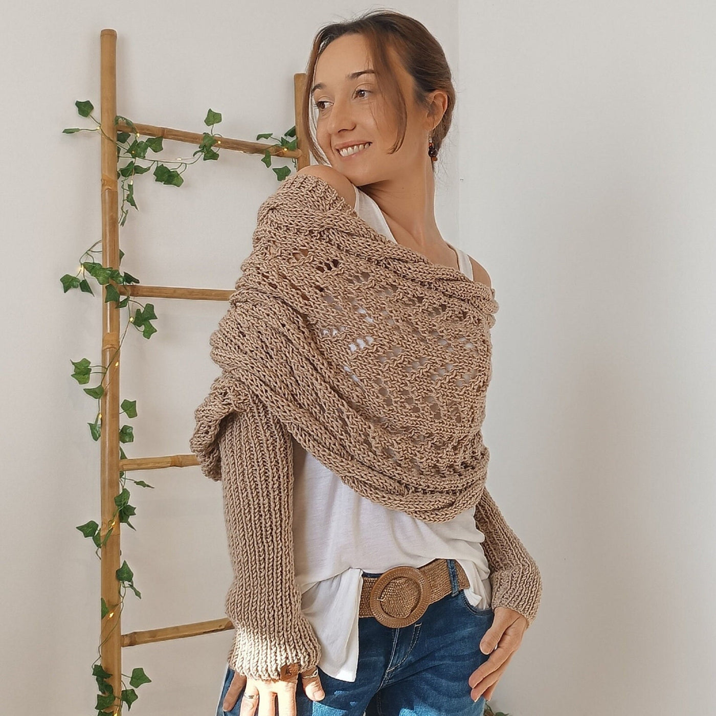 Fia - Warm scarf with ponytail sleeves