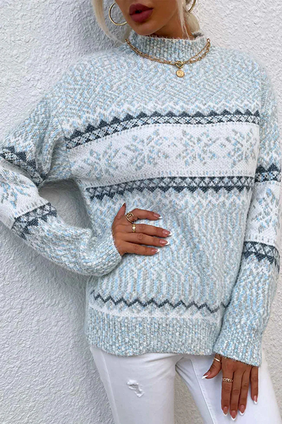 Contrast collar sweater with snow print for winter walks