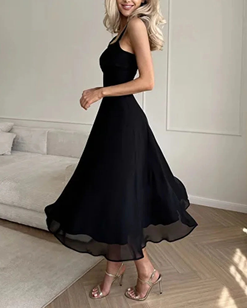 Daniela - Elegant square neck solid color dress