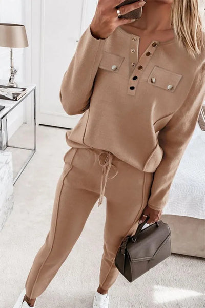 Casual V-neck buckle set: perfect for comfortable style