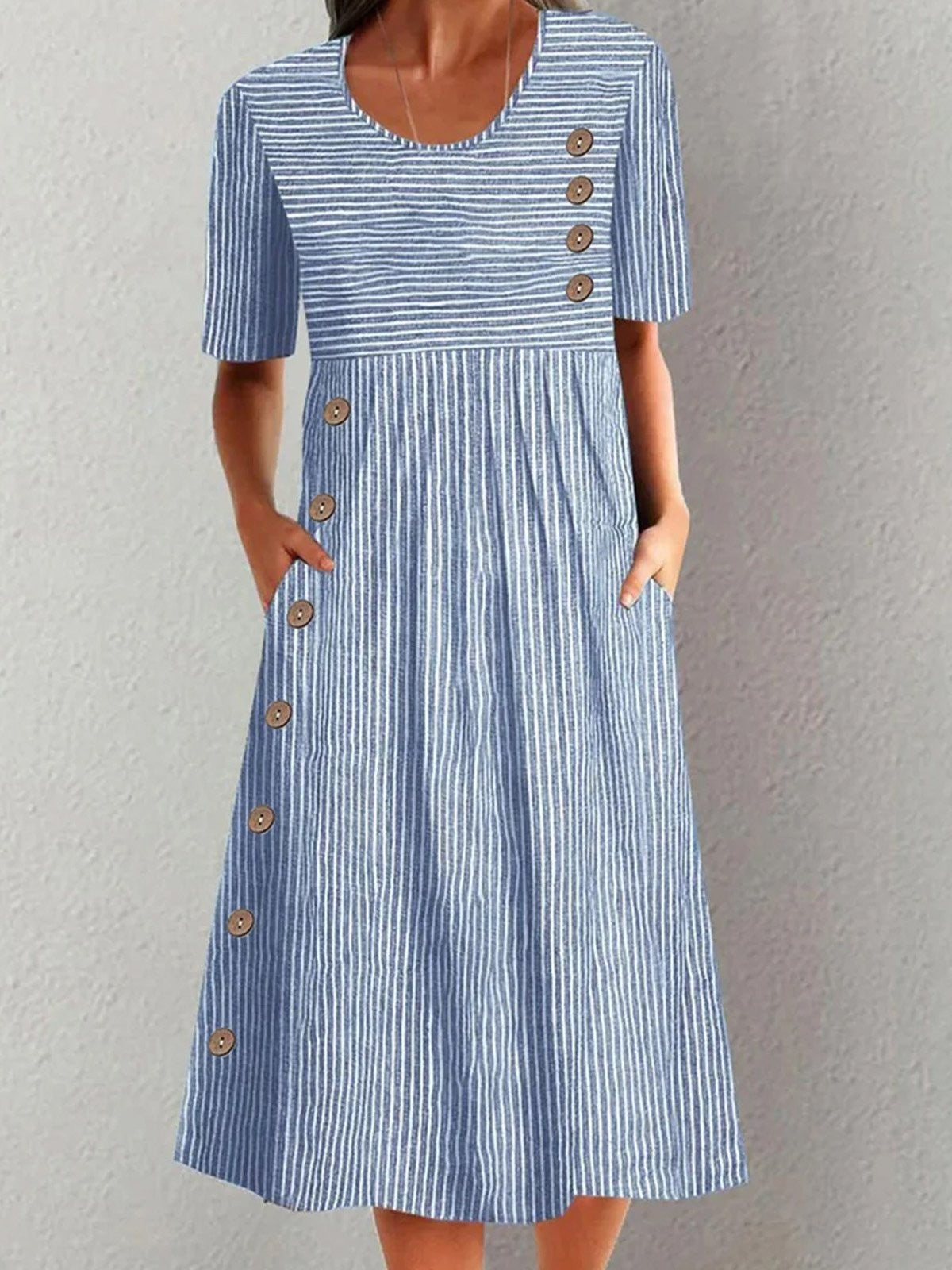 Casual midi dress with stripes and short sleeves