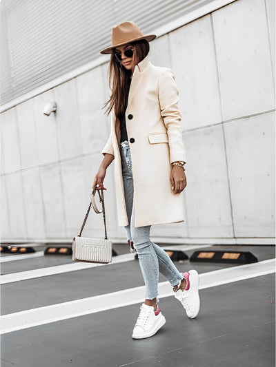 Elegant two-button coat with a classic design
