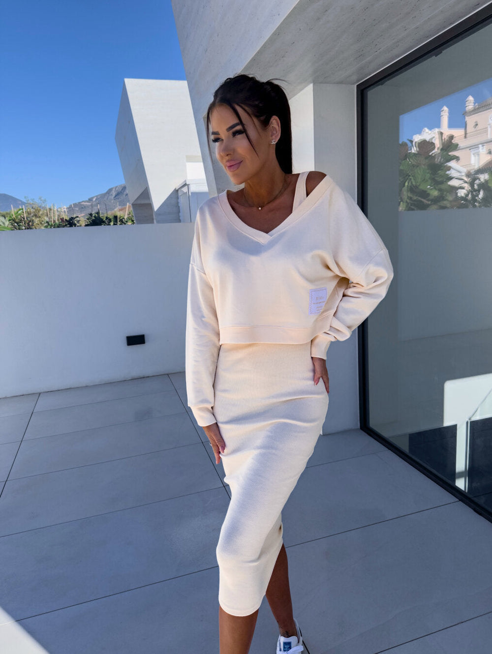 Casual sweatshirt dress set for a modern and relaxed style
