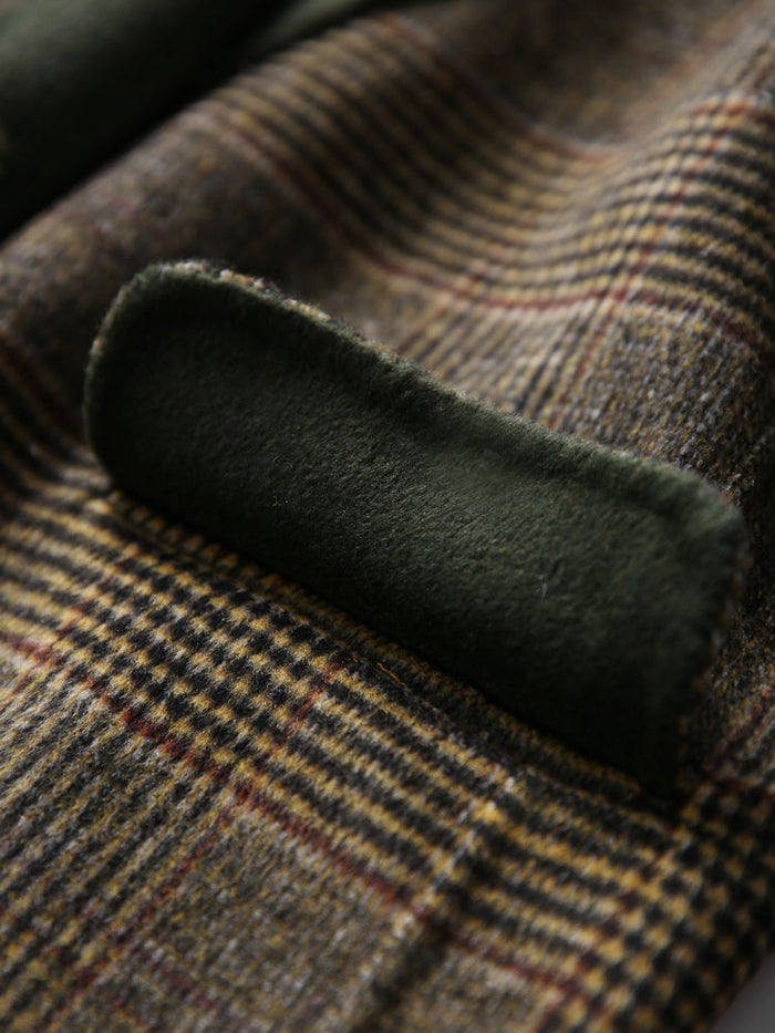 Classic Women's Winter Coat with Plaid Style