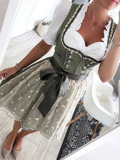 Elegant Tyrolean dress with lace, V-neck and short sleeves