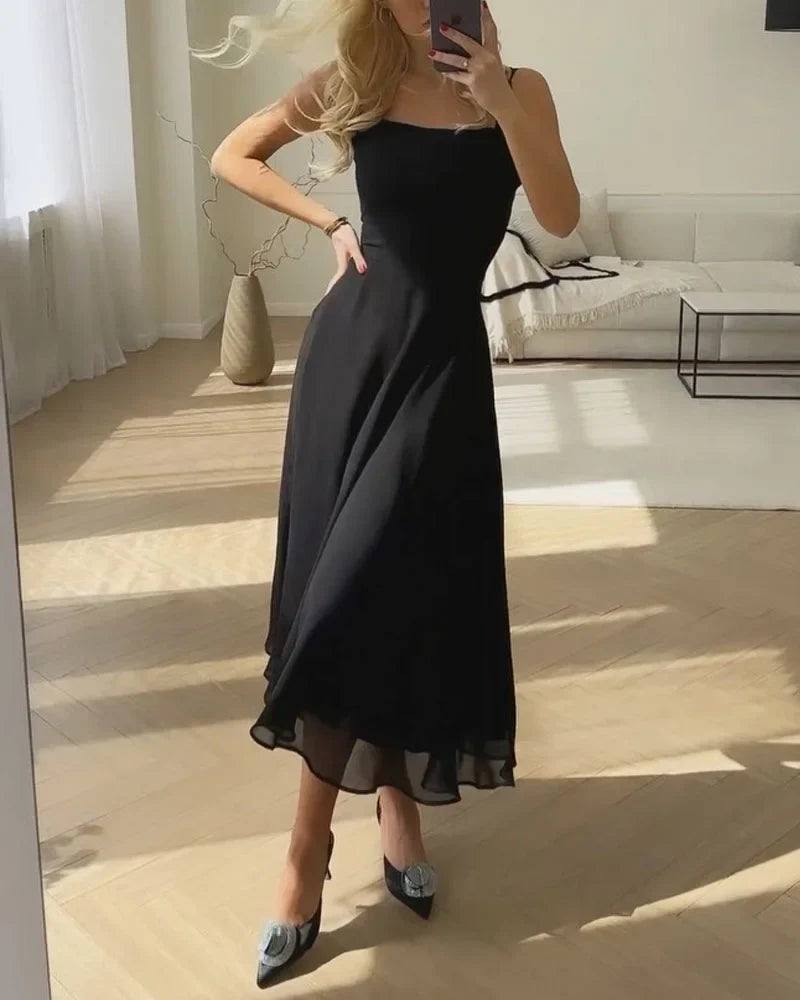 Daniela - Elegant square neck solid color dress