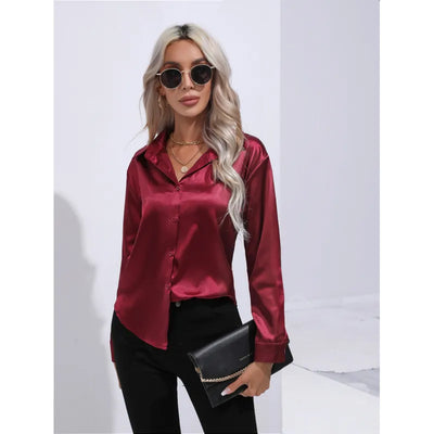 Relaxed and versatile blouse: timeless style and comfort