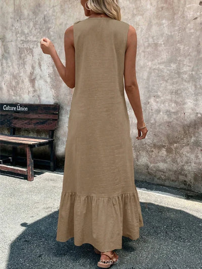 Loose maxi dress with ruffles, V-neckline and sleeveless
