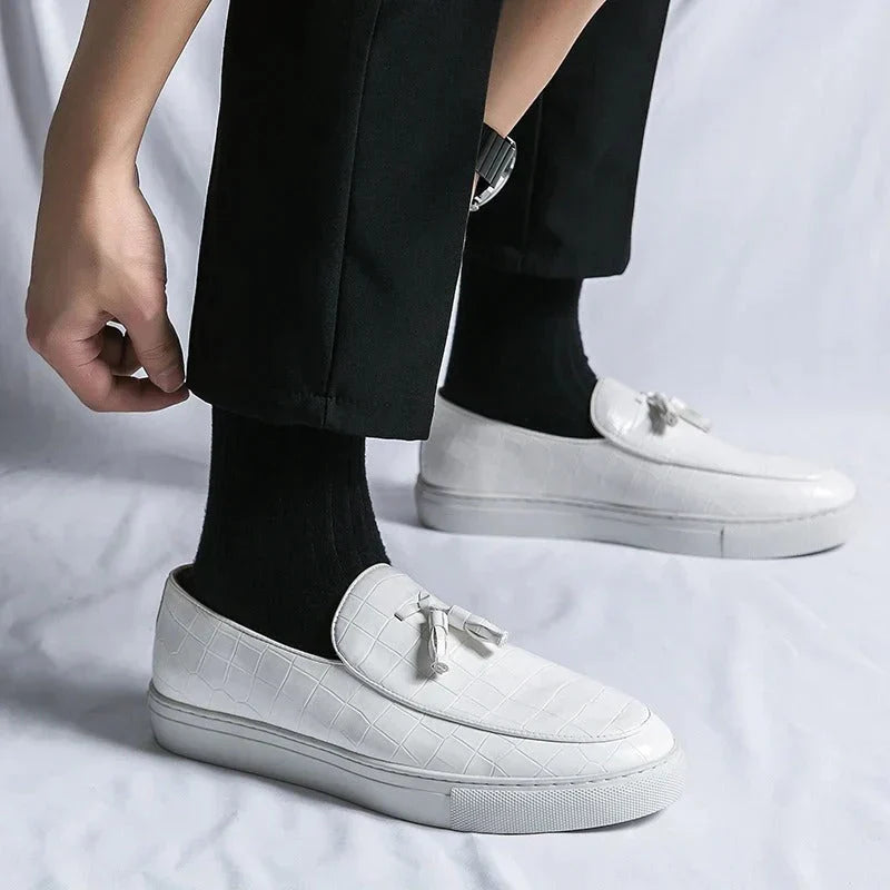 Elegant men's loafers with a modern style and comfortable design