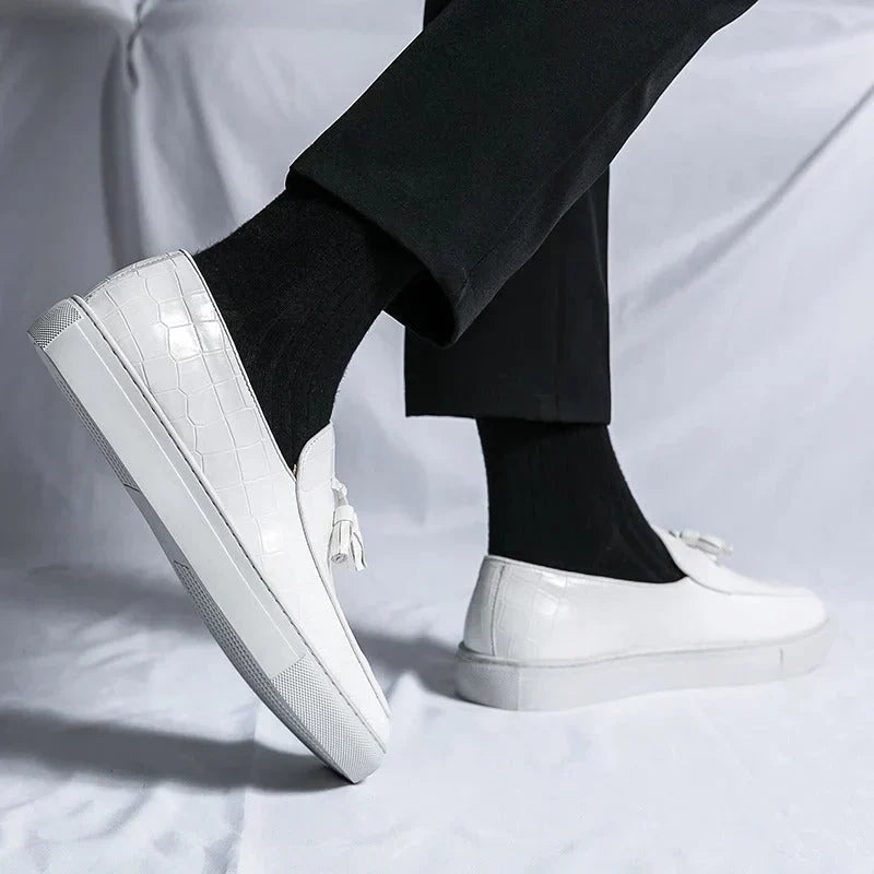 Elegant men's loafers with a modern style and comfortable design
