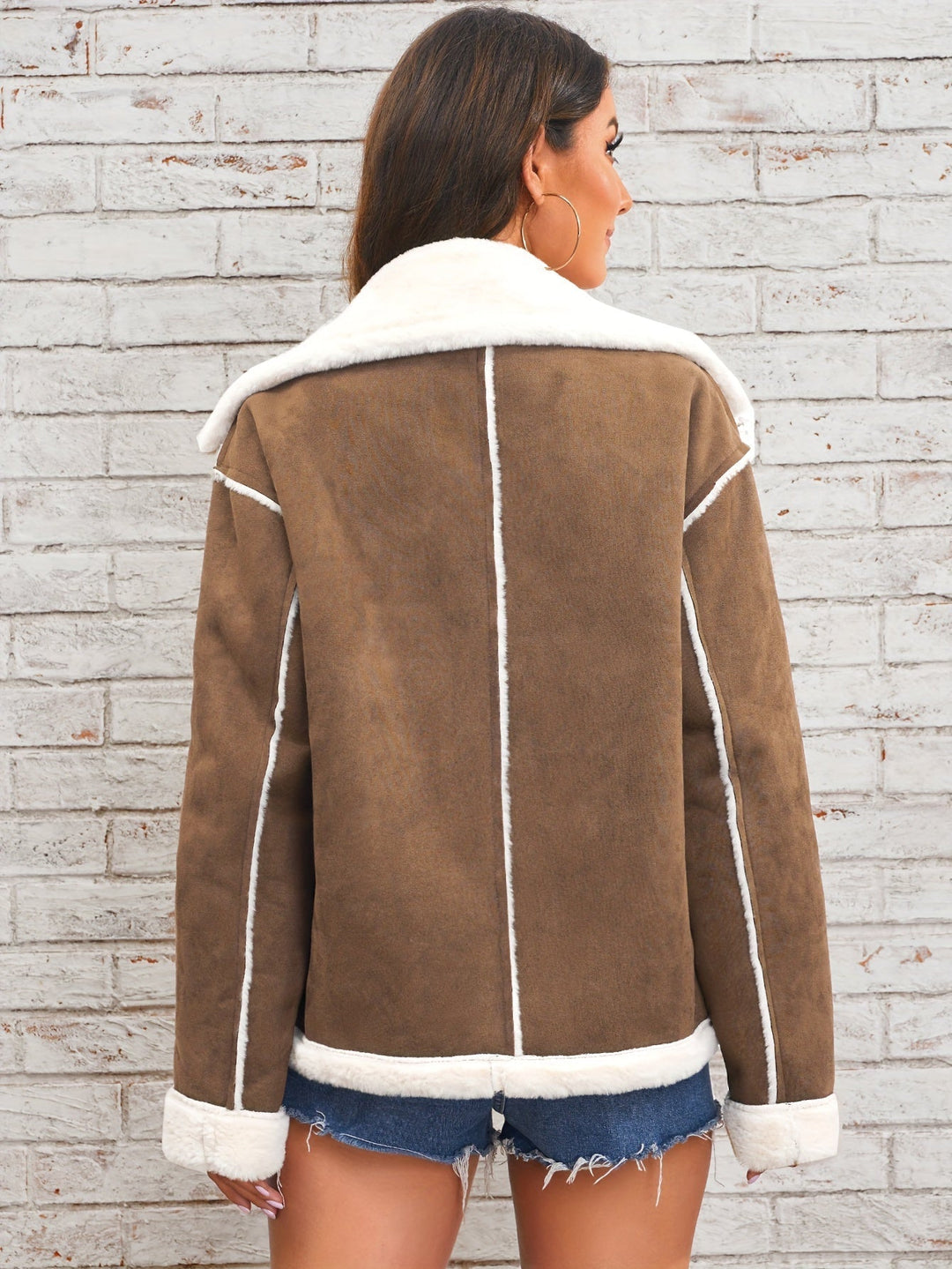 Retro winter coat with elegant collar