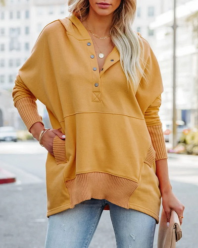 Martina - Casual sweatshirt with batwing sleeves and a plain V-neckline