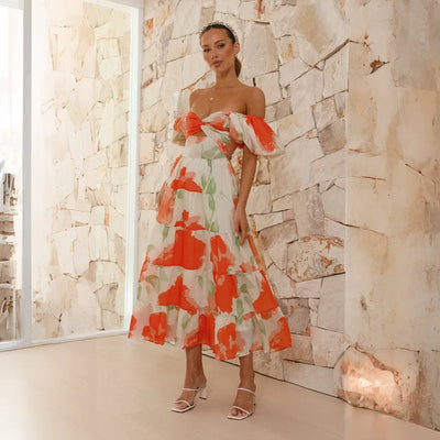 Elegant long dress with sophisticated floral print
