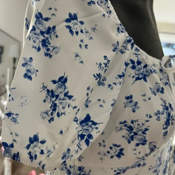 Lara - Floral print square neckline midi dress