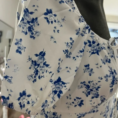 Lara - Floral print square neckline midi dress