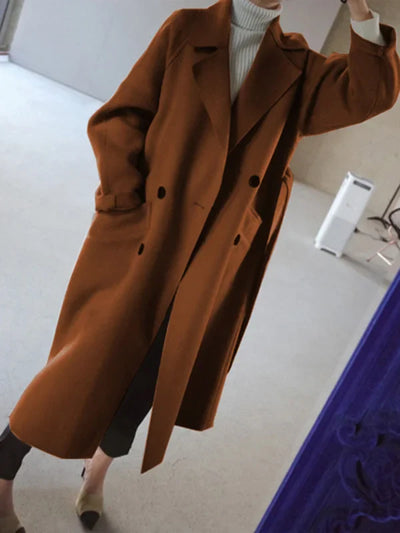 Elegant loose coat with minimalist design