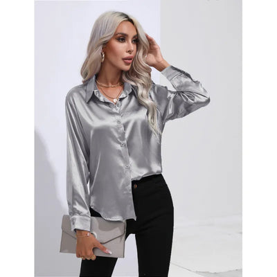 Relaxed and versatile blouse: timeless style and comfort