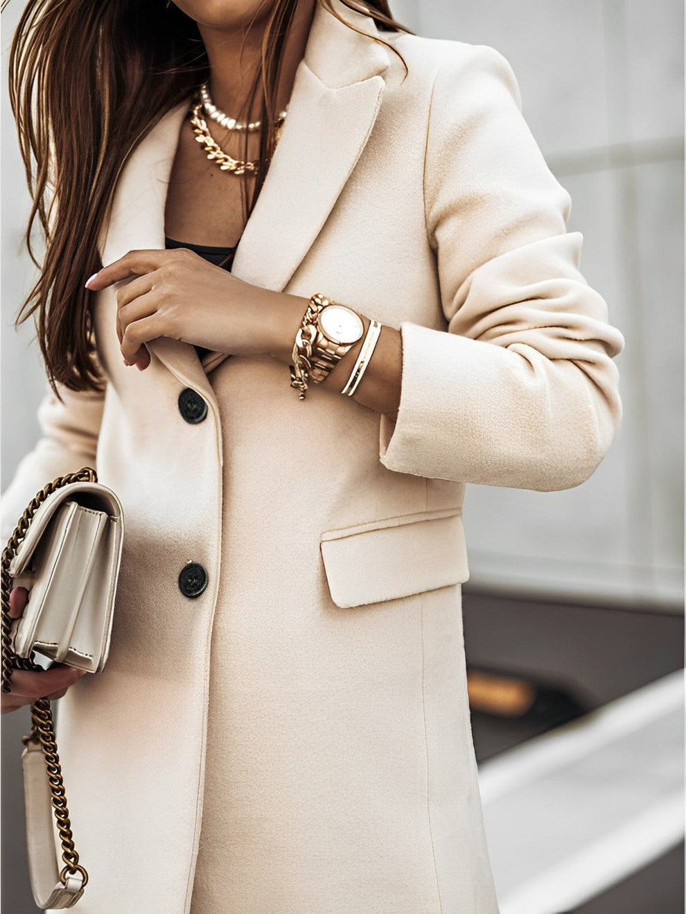 Elegant two-button coat with a classic design