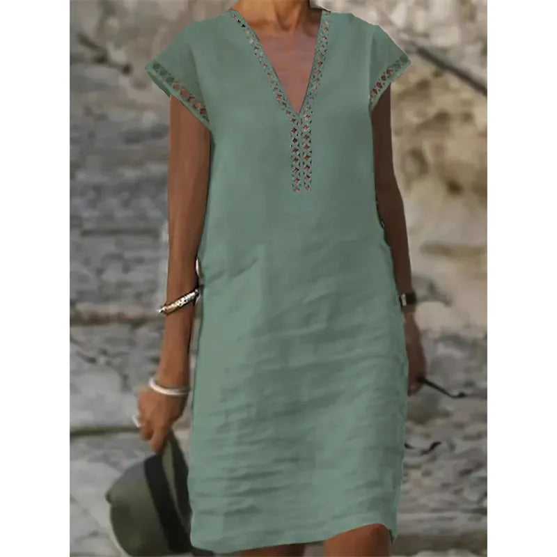 Gabriela - Round neck dress with lace panel