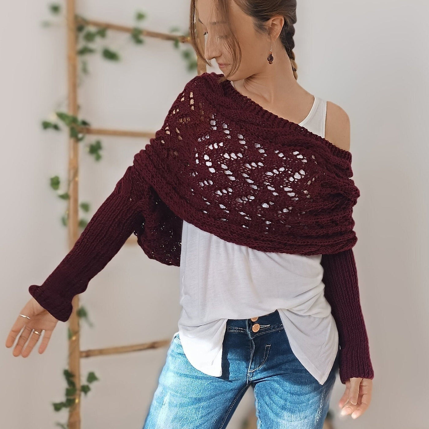 Fia - Warm scarf with ponytail sleeves