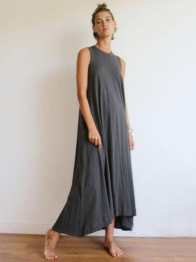 Delia - Simple round neck sleeveless long dress