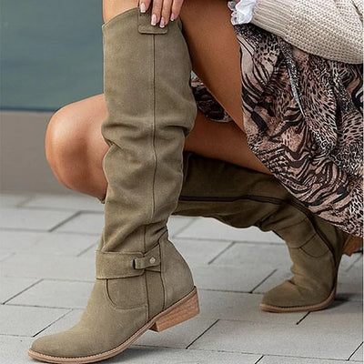 Comfortable women's high boots for fall and winter, perfect for everyday wear.