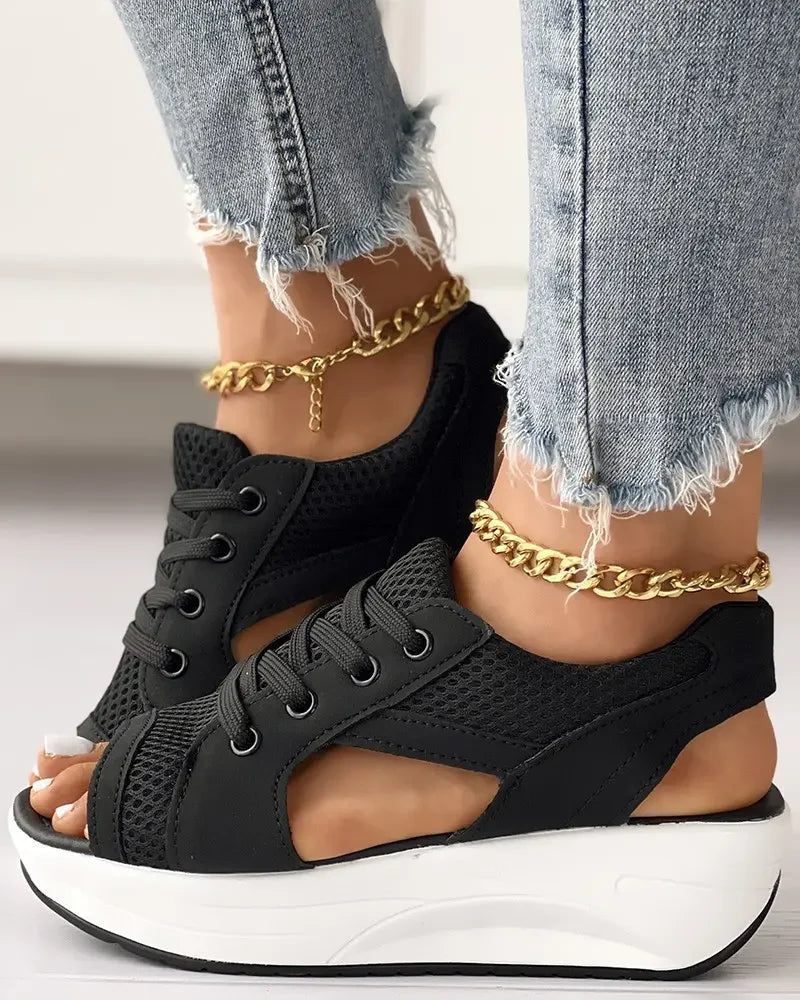 Elisa - Muffin sandals with contrasting inserts and lace-up cutouts