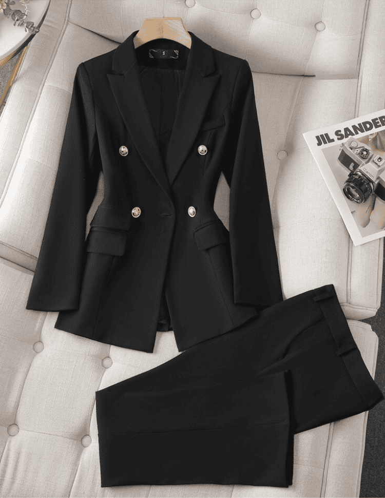 Elegant women's blazer and pants set