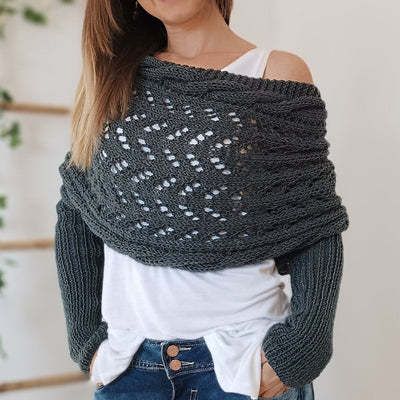 Fia - Warm scarf with ponytail sleeves