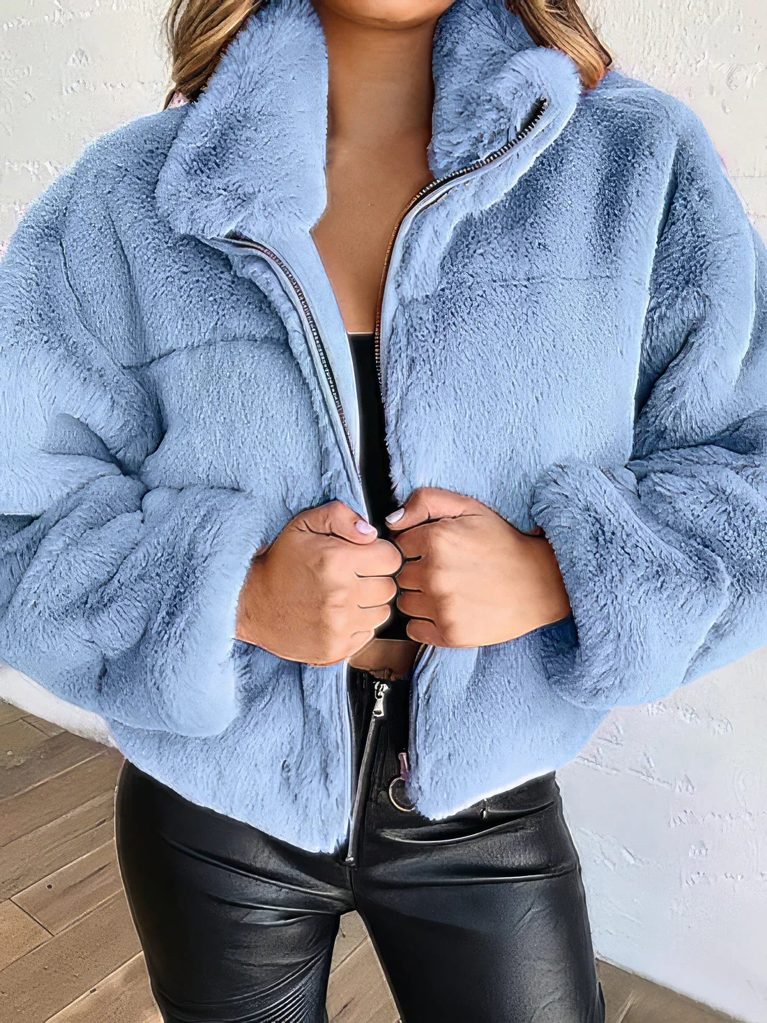 Charming zip-up jacket for easy styling