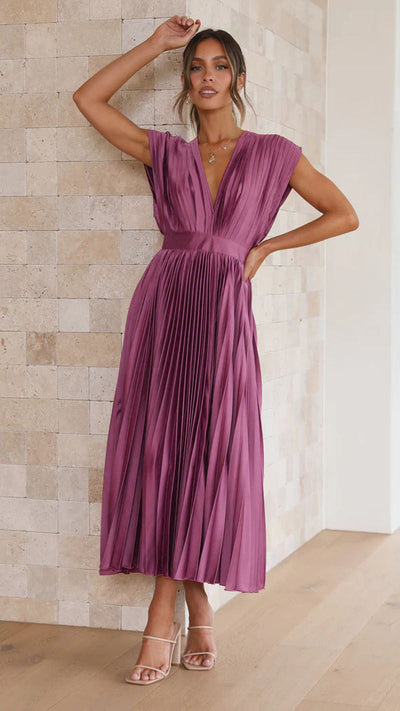 Elegant pleated long dress with a V-neckline for special occasions