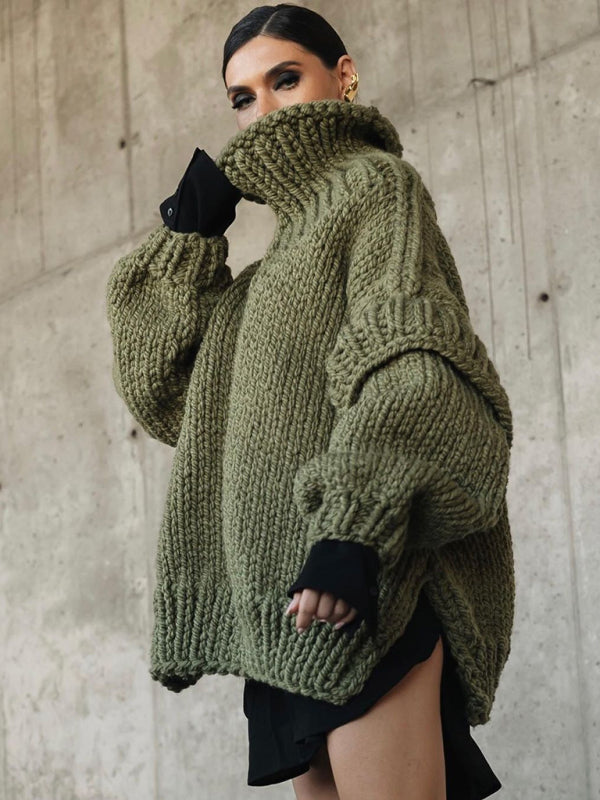 Elegant long-sleeved oversized sweater for cold weather