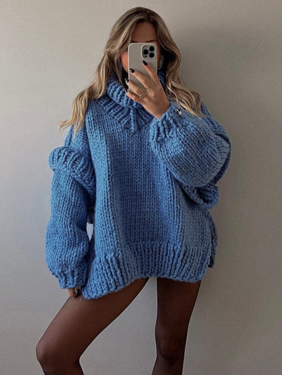 Elegant long-sleeved oversized sweater for cold weather