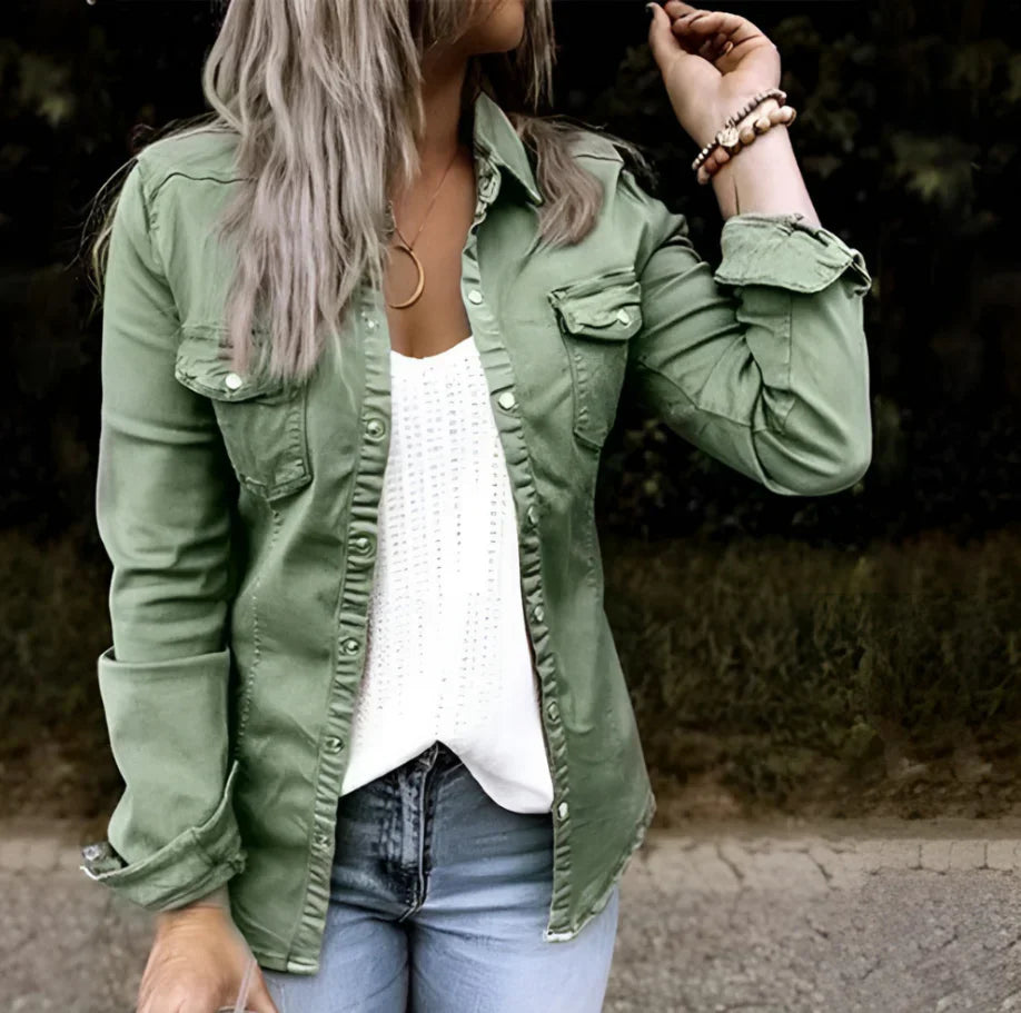 Elegant button-down jacket with pockets for a casual look