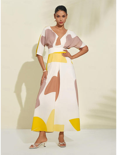 Elegant long summer dress with a cut-out neckline and three-quarter sleeves