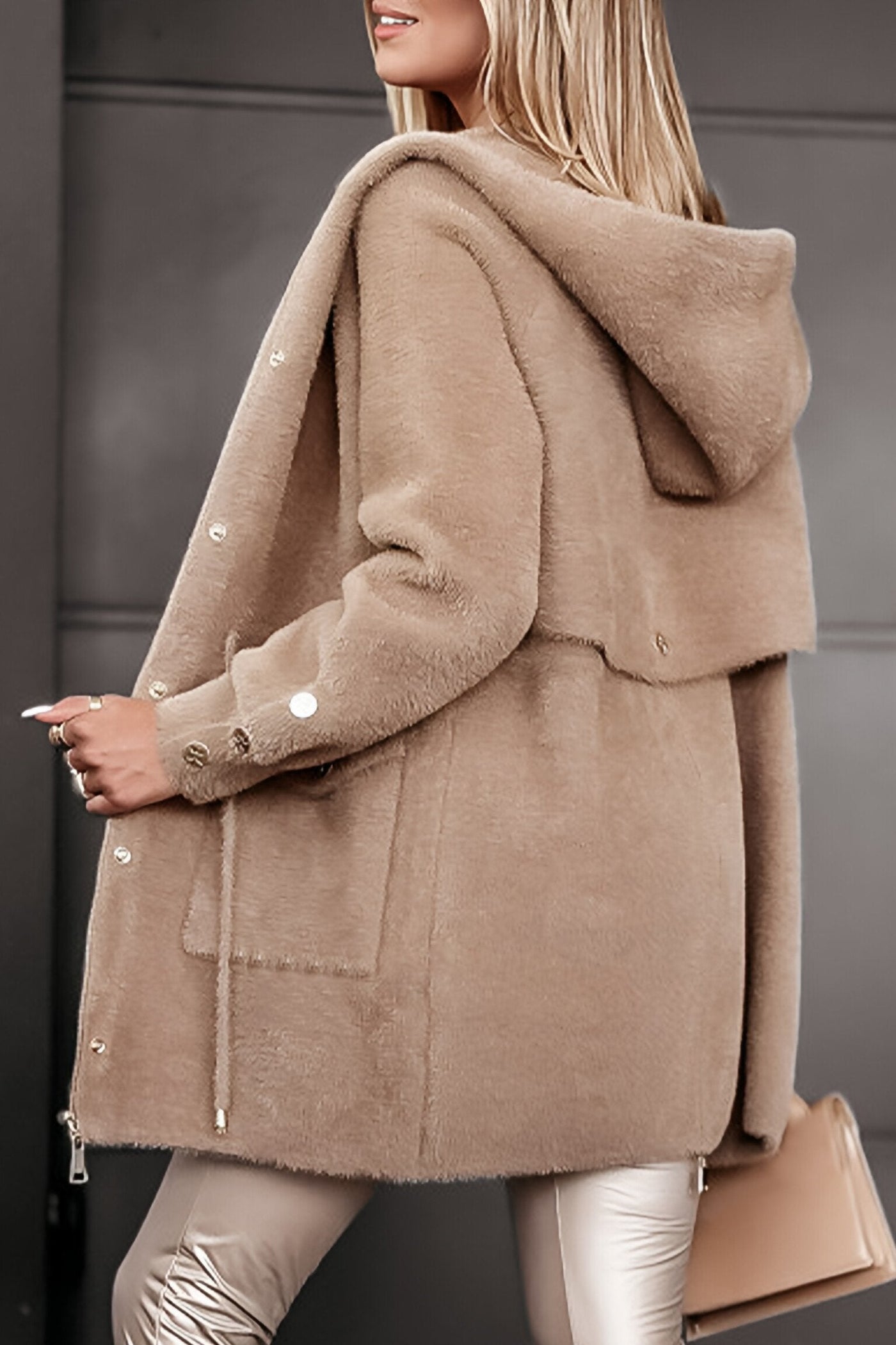 Women's Hooded Coat with Long Sleeves for Maximum Comfort