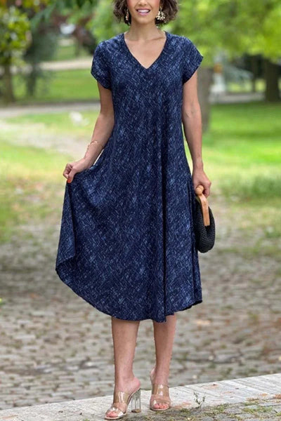 Demitra | Simple and flowing dress