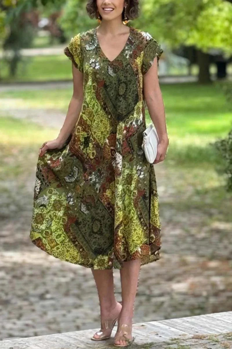 Demitra | Simple and flowing dress