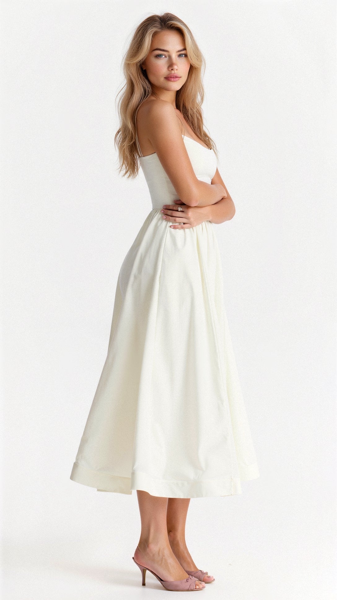 Sophisticated midi dress with thin straps for a refined style