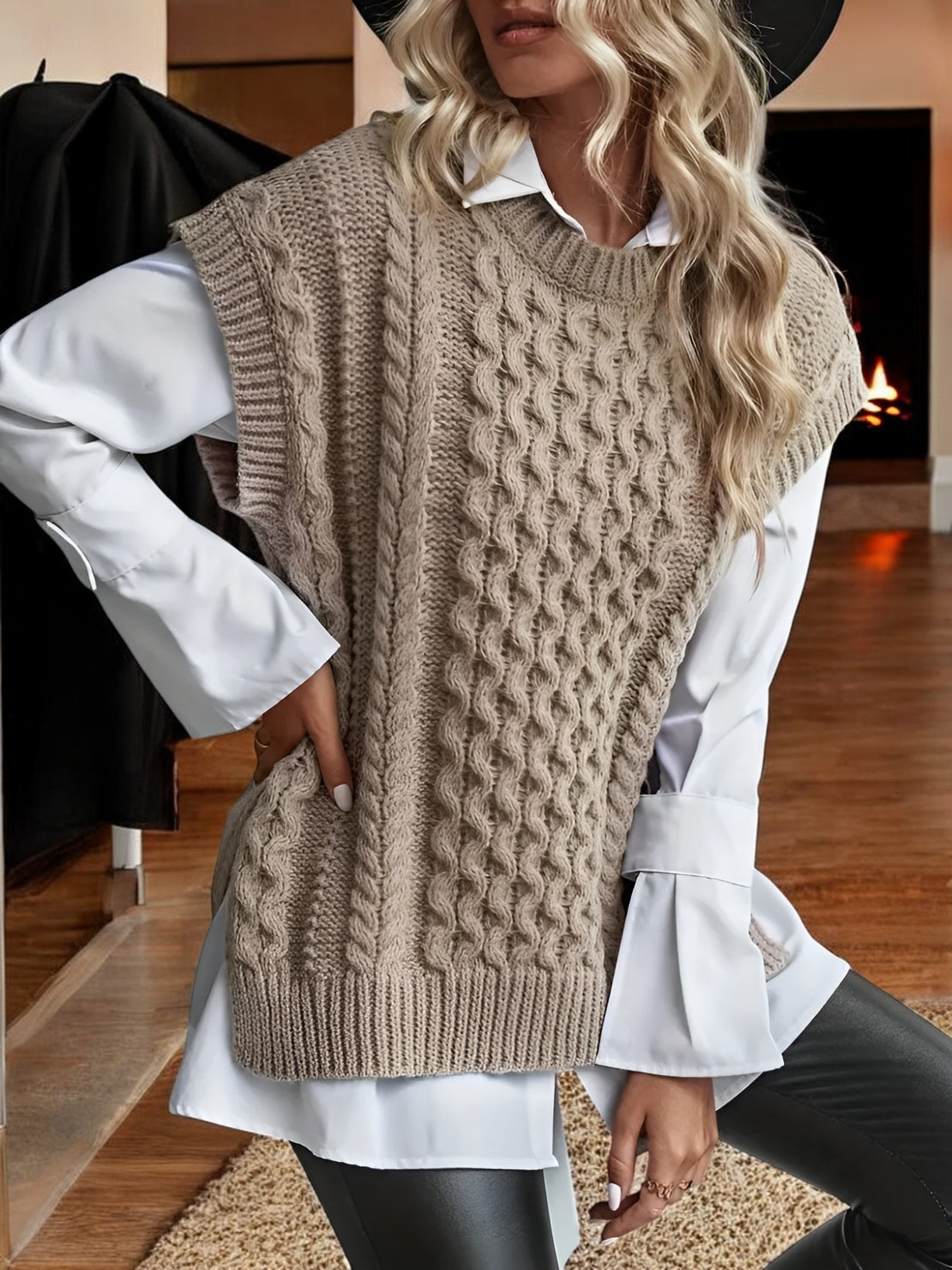 Women's vest with modern design for elegant looks