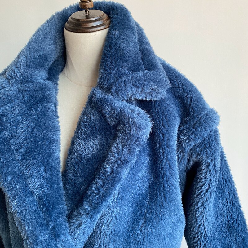 Women's warm long coat with modern style lapels