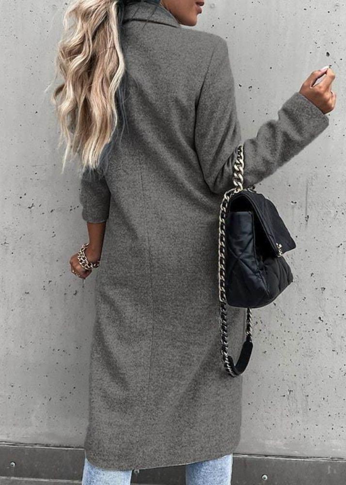 Long winter coat for women with a classic and elegant design